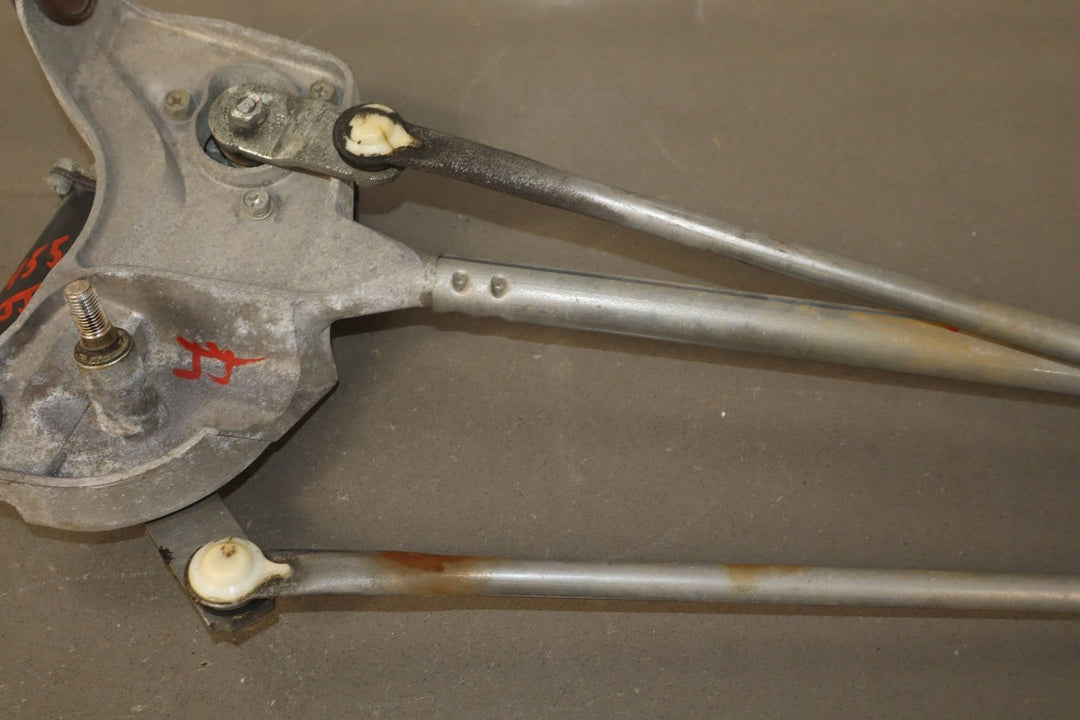 2005 - 2013 Chevrolet Corvette C6 - Front Wiper Transmission & Motor