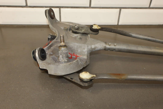 2005 - 2013 Chevrolet Corvette C6 - Front Wiper Transmission & Motor