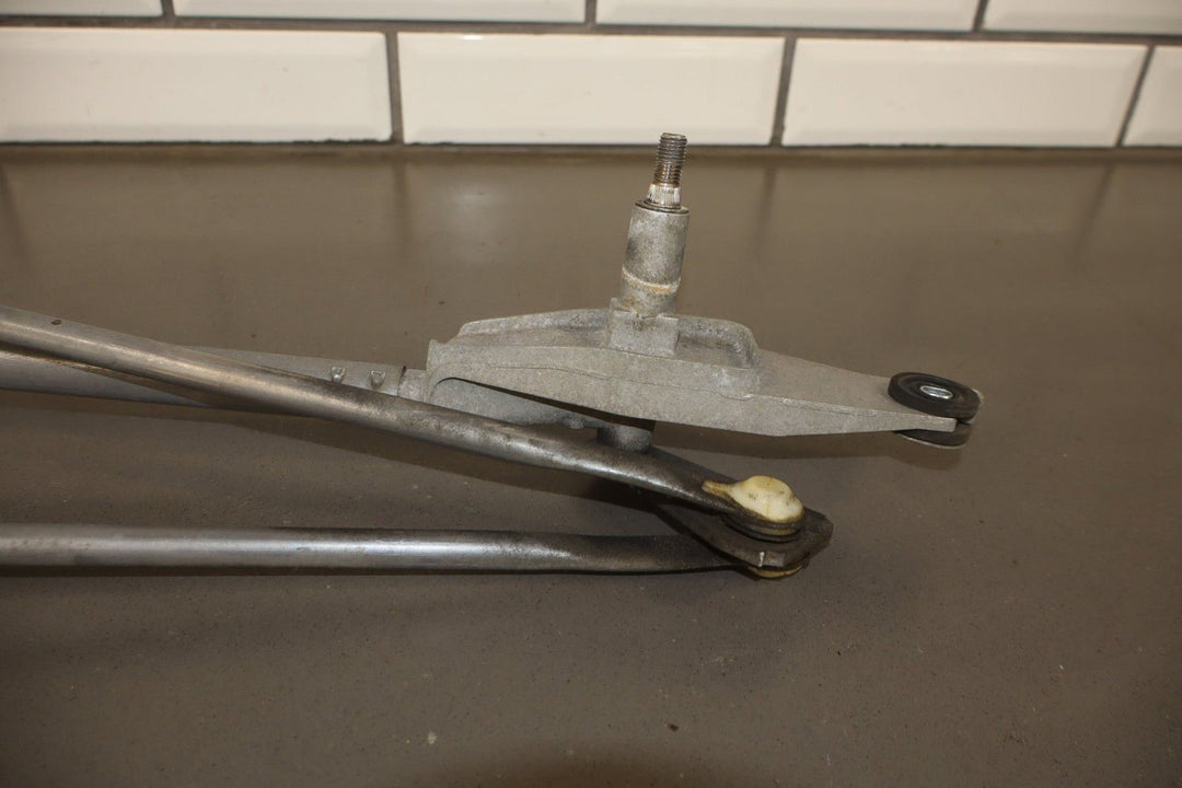 2005 - 2013 Chevrolet Corvette C6 - Front Wiper Transmission & Motor