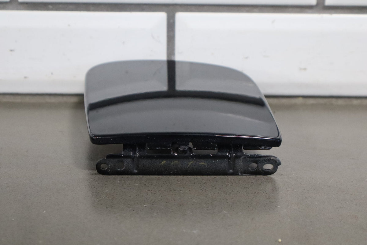 2005-2013 Chevrolet Corvette C6 - Fuel Filler Door