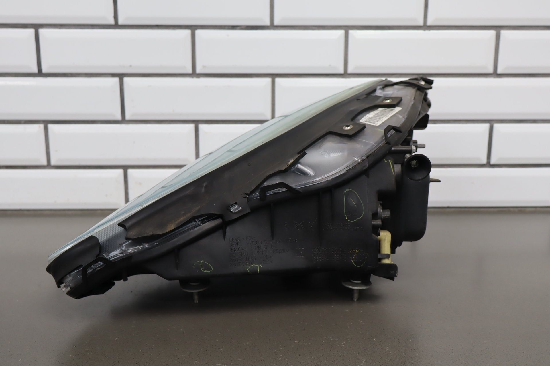 2005-2013 Chevrolet Corvette C6 Passenger Right Headlamp Black 41