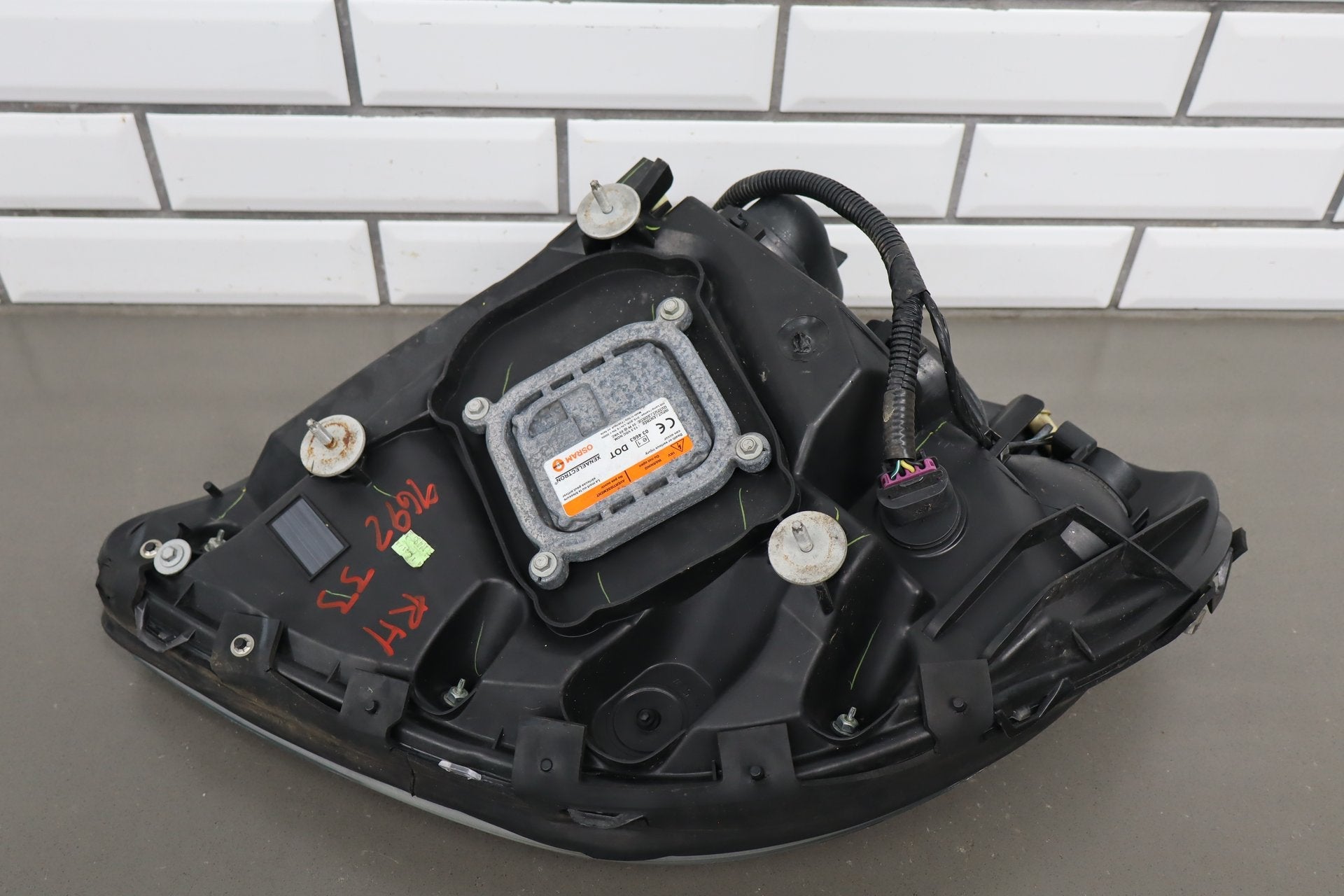 2005-2013 Chevrolet Corvette C6 Passenger Right Headlamp Black 41