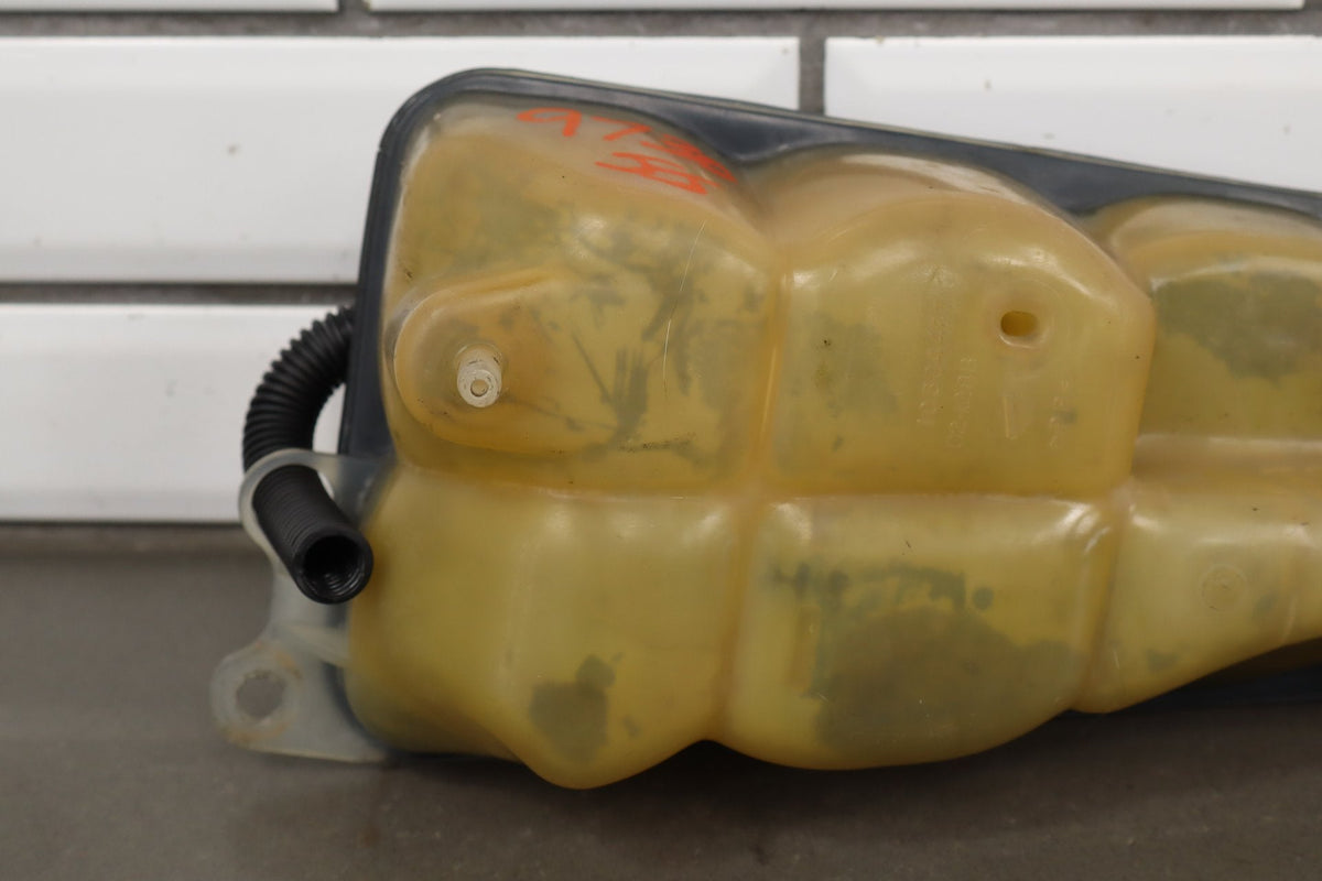 2005-2013 Chevrolet Corvette C6 - Radiator Coolant Overflow Bottle 10304487