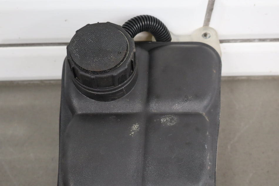 2005-2013 Chevrolet Corvette C6 - Radiator Coolant Overflow Bottle 10304487
