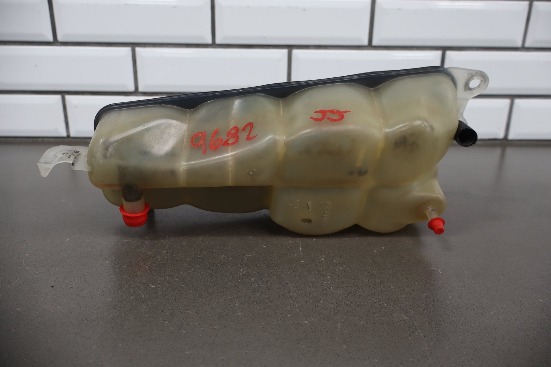 2005-2013 Chevrolet Corvette C6- Radiator Coolant Overflow Bottle 10304487