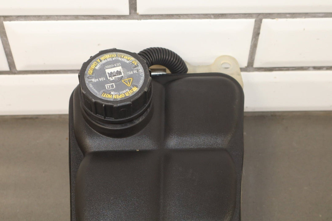 2005 - 2013 Chevrolet Corvette C6 - Radiator Coolant Overflow Bottle 10304487