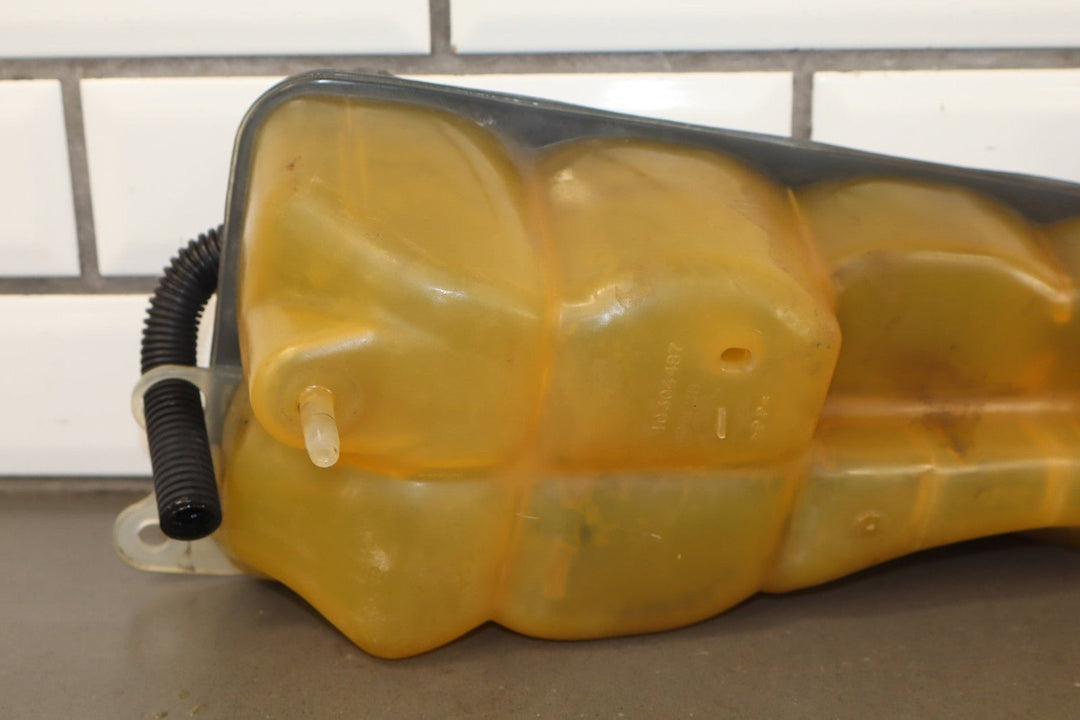 2005 - 2013 Chevrolet Corvette C6 - Radiator Coolant Overflow Bottle 10304487