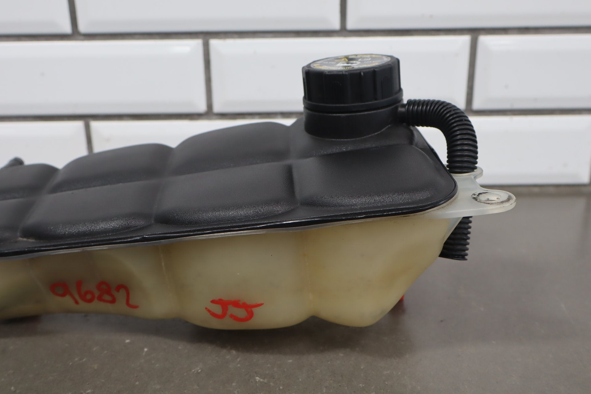 2005-2013 Chevrolet Corvette C6- Radiator Coolant Overflow Bottle 10304487