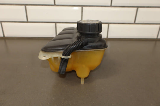 2005 - 2013 Chevrolet Corvette C6 - Radiator Coolant Overflow Bottle 10304487