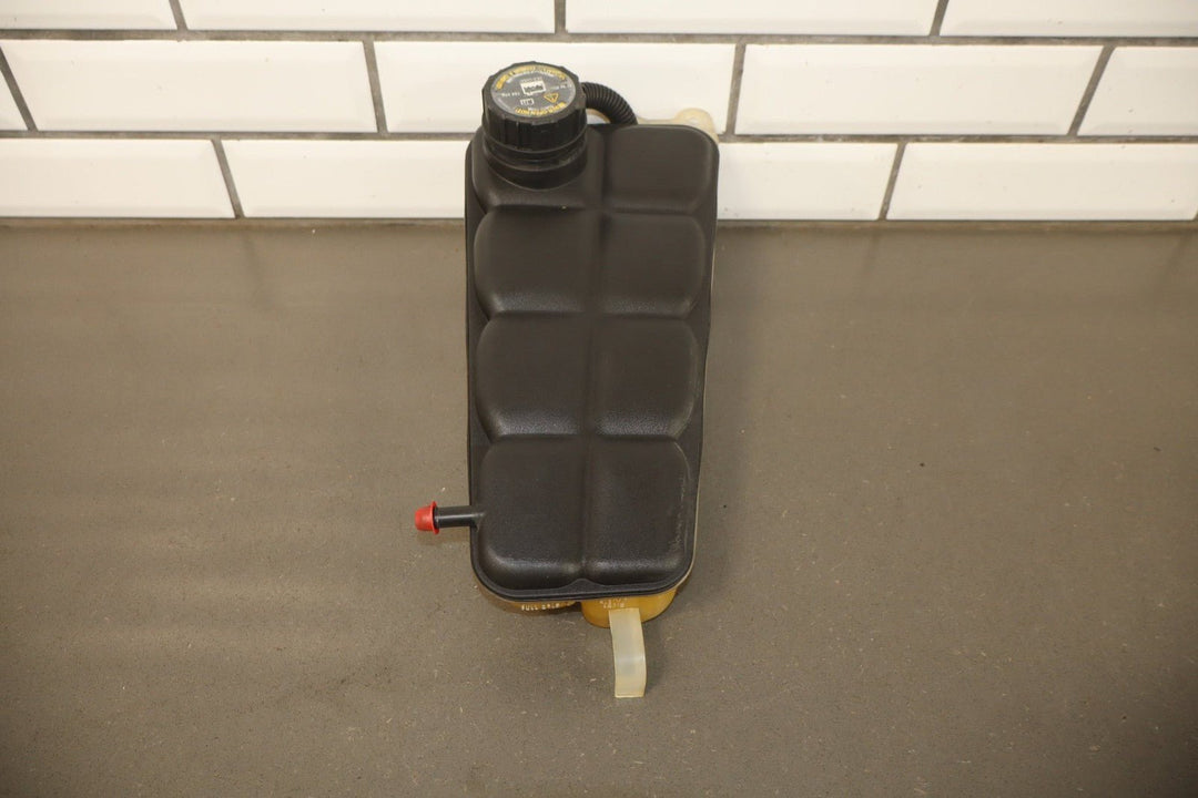 2005 - 2013 Chevrolet Corvette C6 - Radiator Coolant Overflow Bottle 10304487