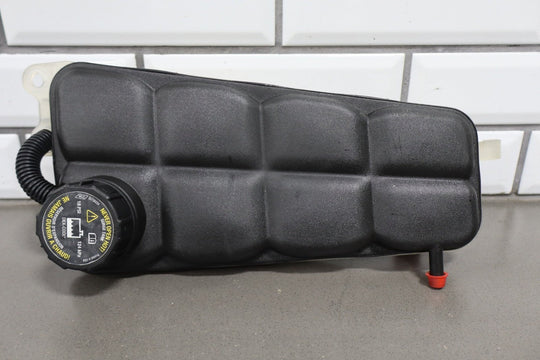 2005 - 2013 Chevrolet Corvette C6 - Radiator Coolant Overflow Bottle 10304487