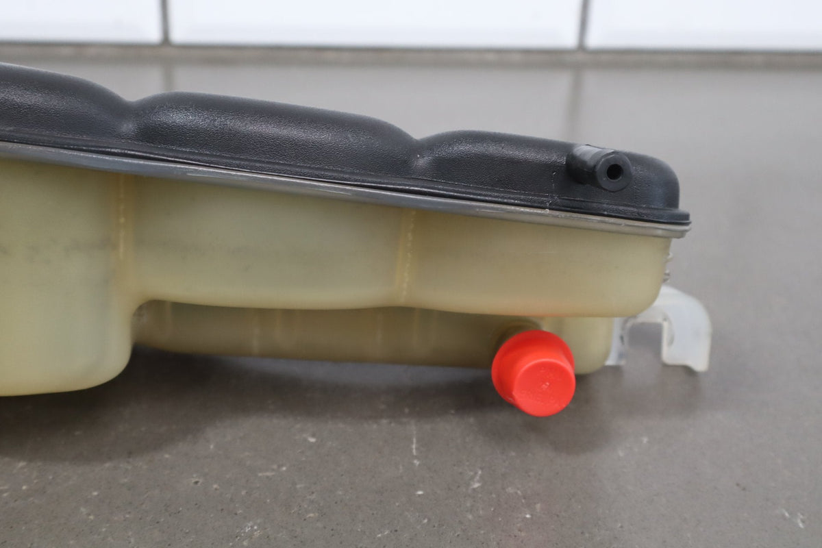 2005-2013 Chevrolet Corvette C6- Radiator Coolant Overflow Bottle 10304487