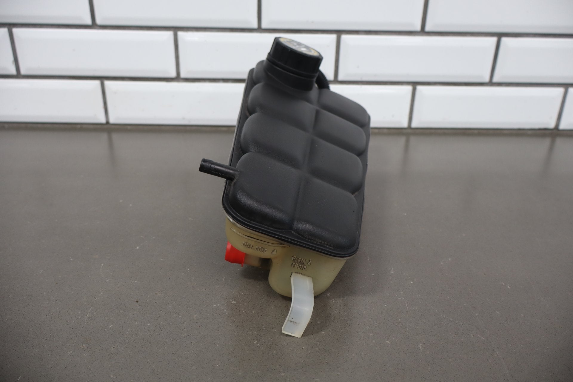 2005-2013 Chevrolet Corvette C6- Radiator Coolant Overflow Bottle 10304487