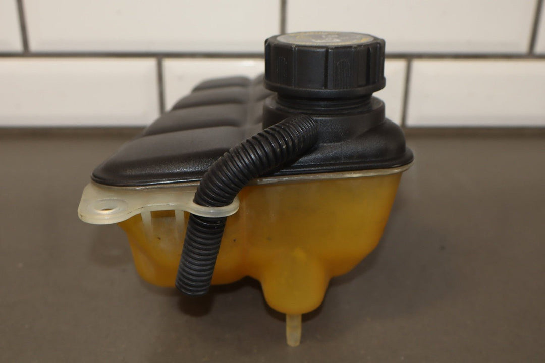 2005 - 2013 Chevrolet Corvette C6 - Radiator Coolant Overflow Bottle 10304487