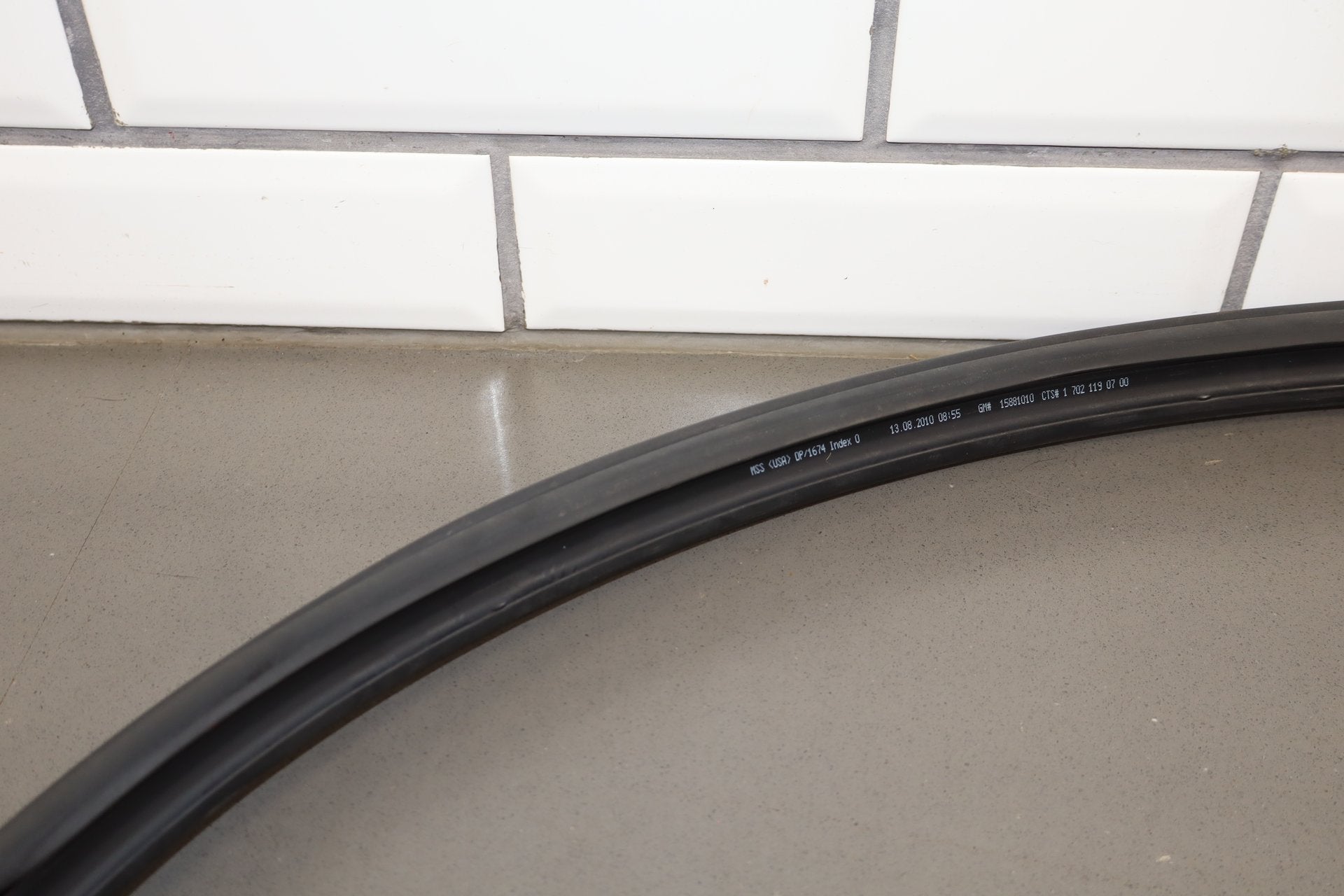 2005-2013 Chevrolet Corvette C6 Rear Targa Seal | On Body