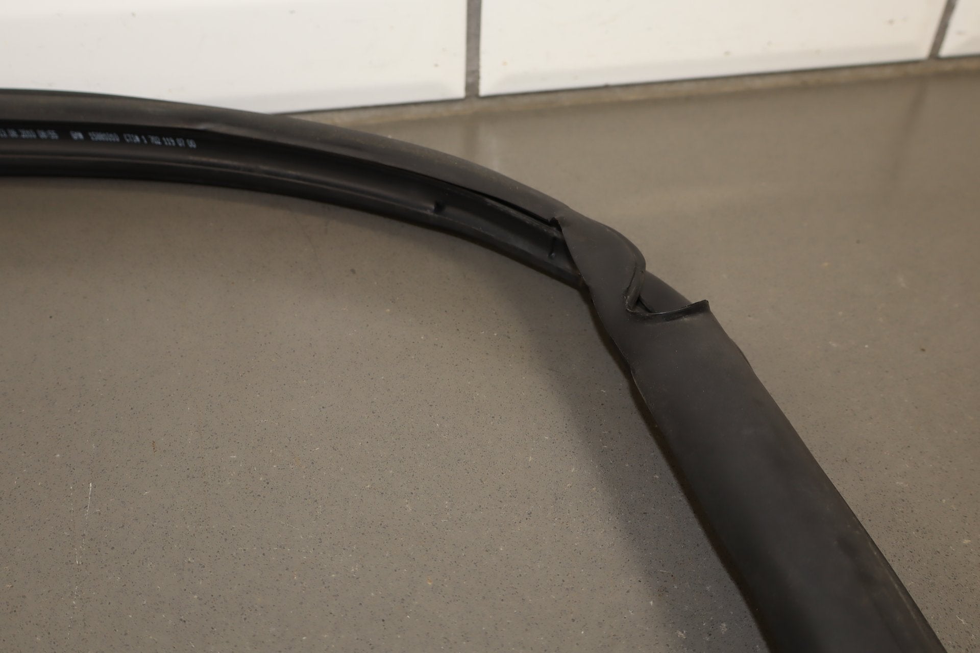 2005-2013 Chevrolet Corvette C6 Rear Targa Seal | On Body