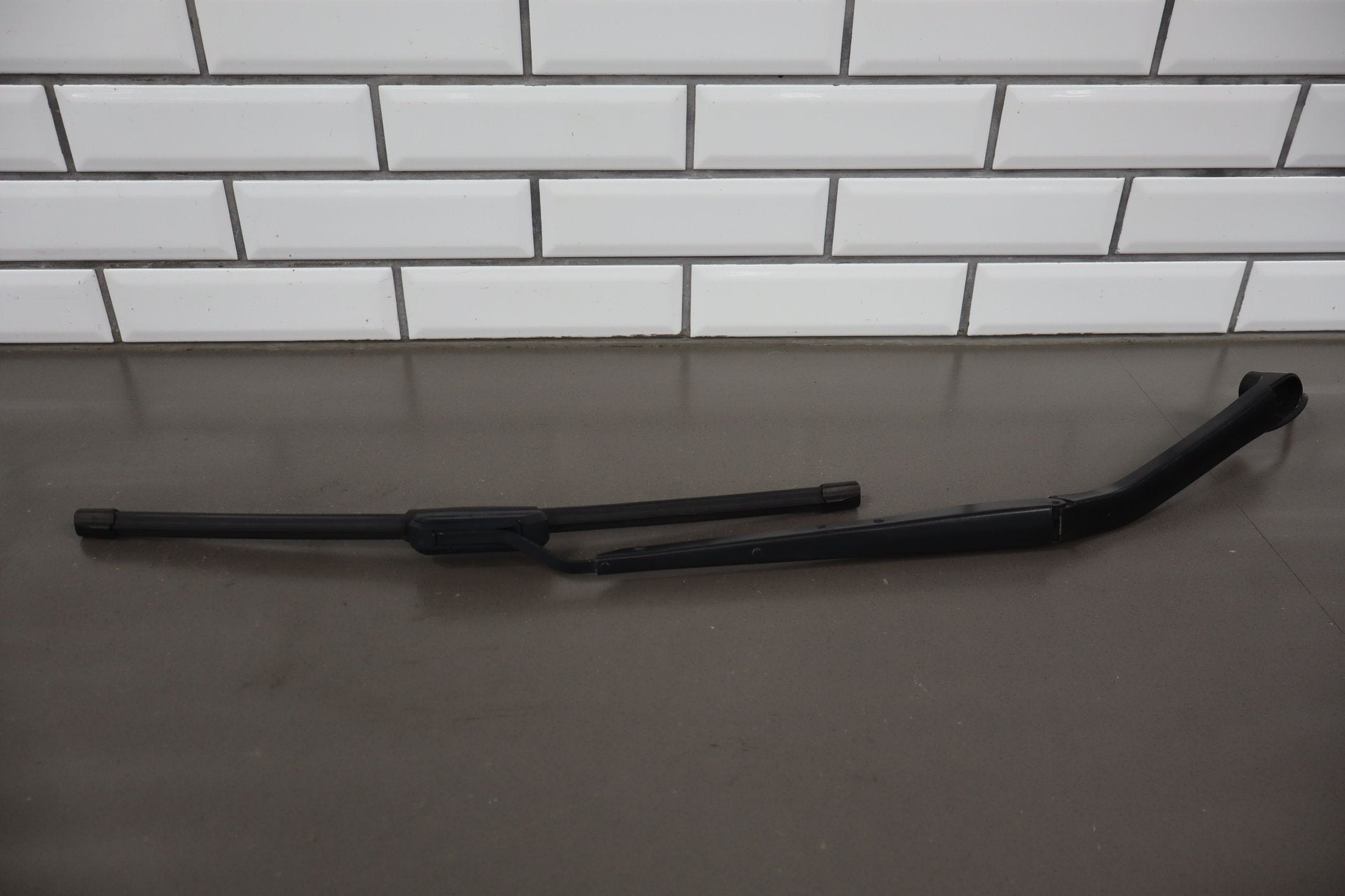 2005-2013 Chevrolet Corvette C6- Wiper Arm Pair