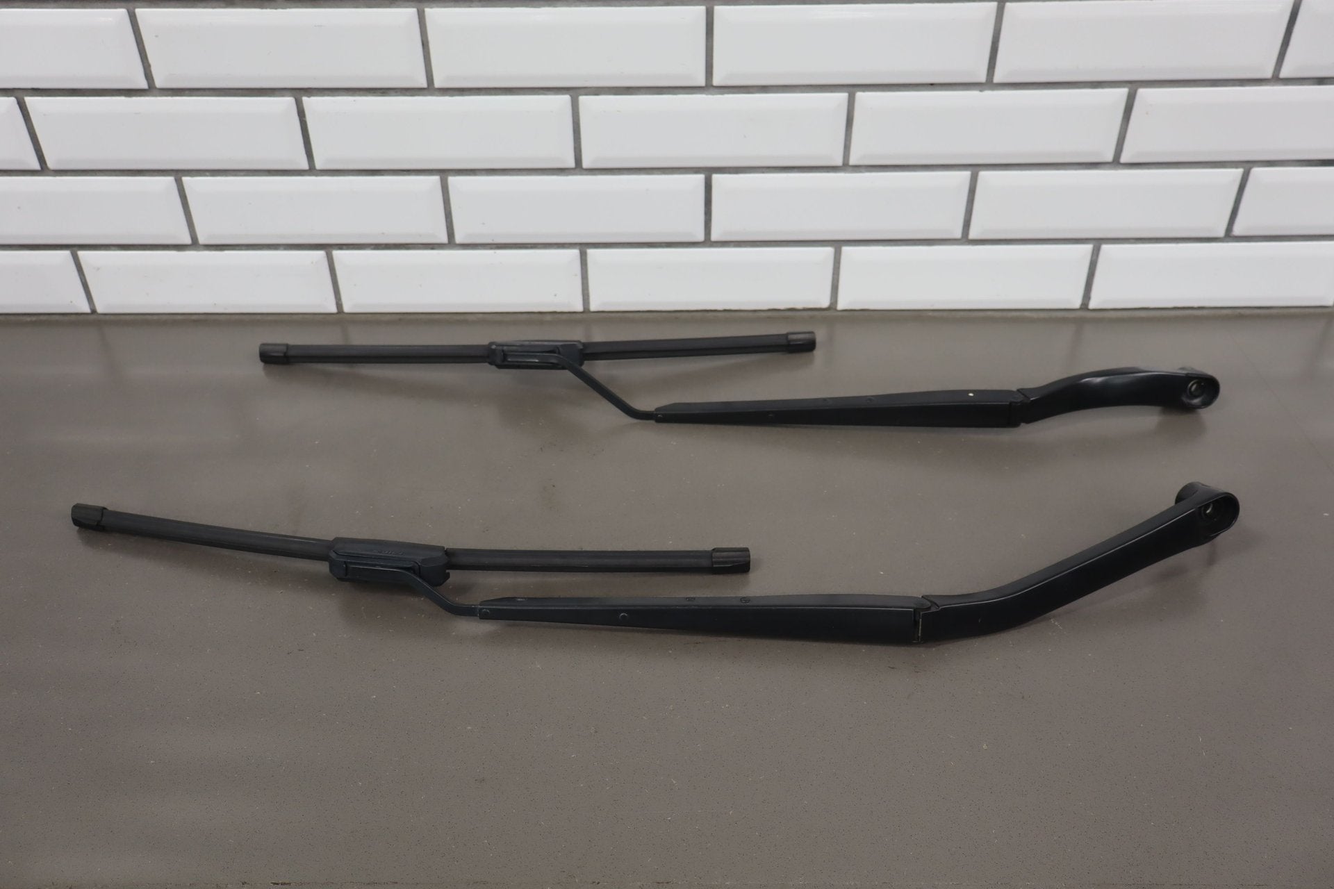 2005-2013 Chevrolet Corvette C6- Wiper Arm Pair