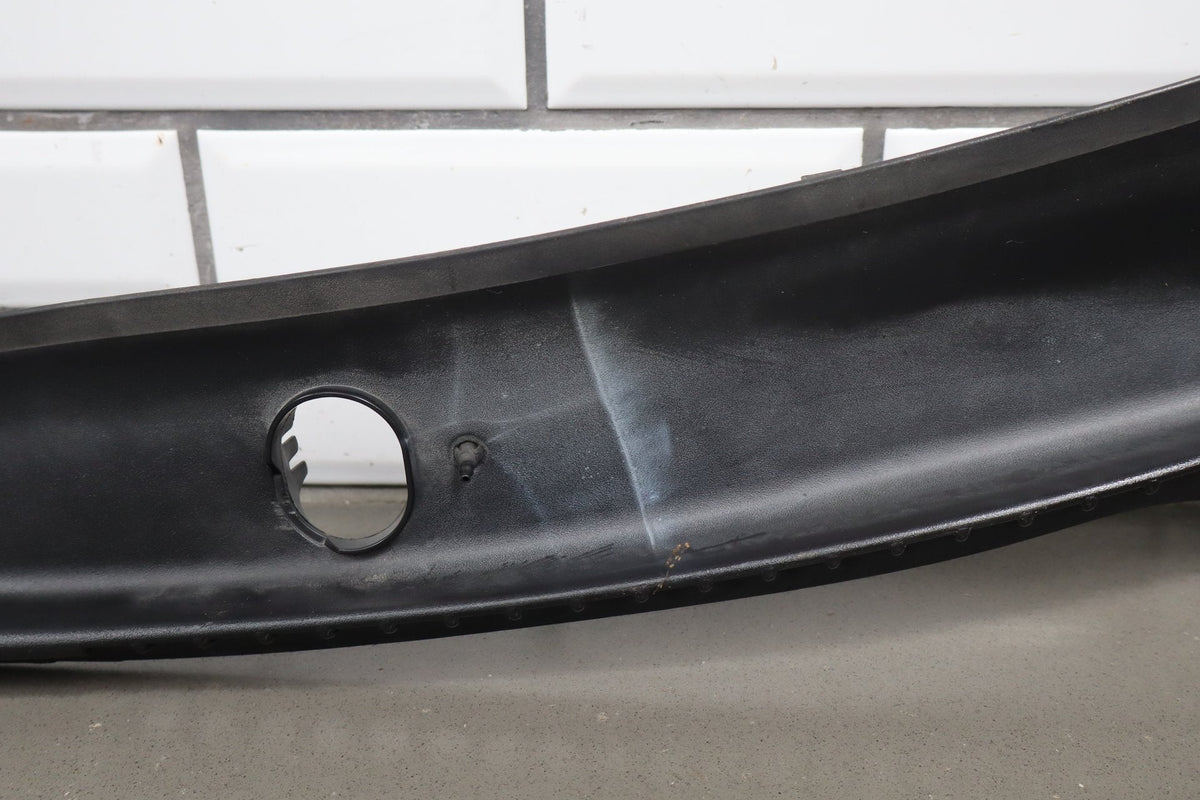 2005-2013 Chevrolet Corvette Cowl Vent Panel 25778761 OEM