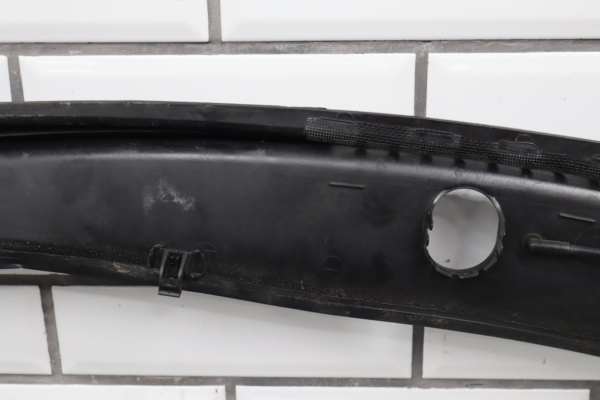 2005-2013 Chevrolet Corvette Cowl Vent Panel 25778761 OEM