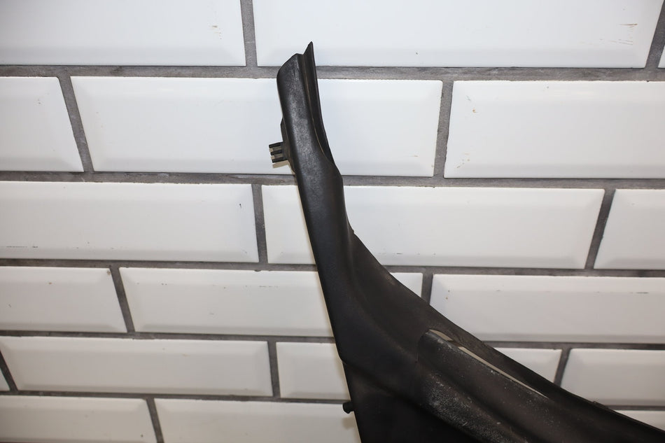 2005-2013 Chevrolet Corvette Cowl Vent Panel 25778761 OEM