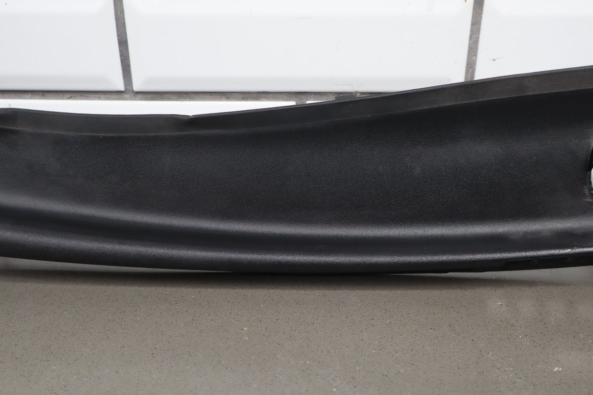 2005-2013 Chevrolet Corvette Cowl Vent Panel 25778761 OEM