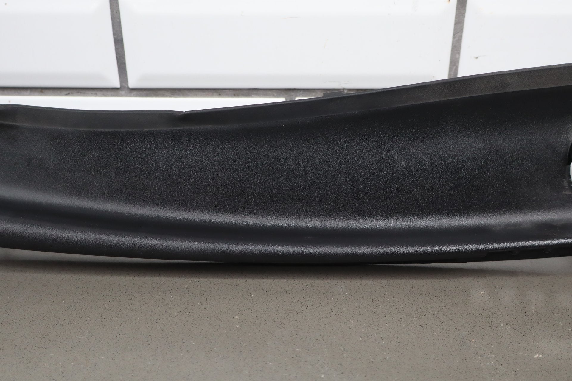 2005-2013 Chevrolet Corvette Cowl Vent Panel 25778761 OEM