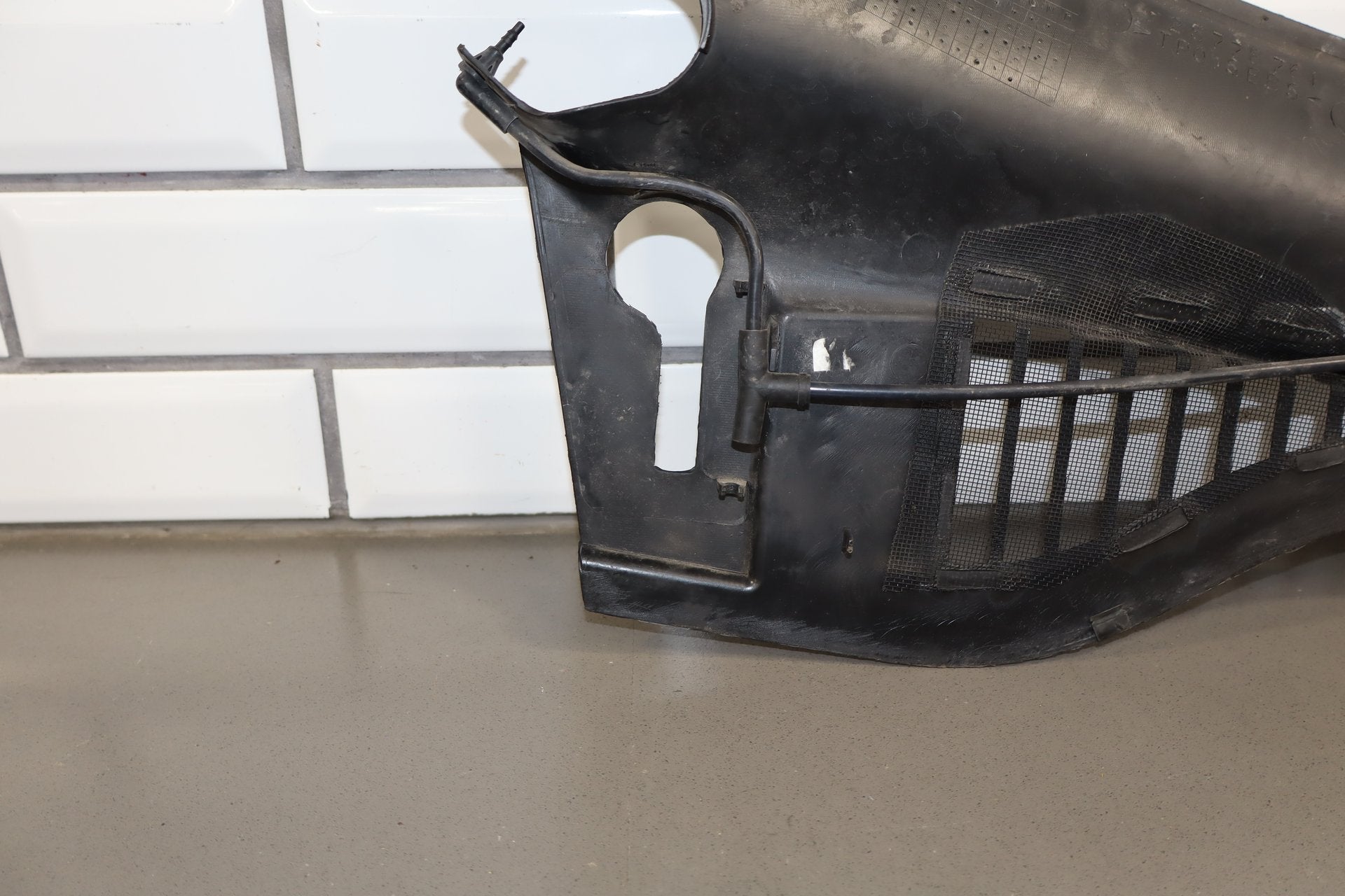 2005-2013 Chevrolet Corvette Cowl Vent Panel 25778761 OEM