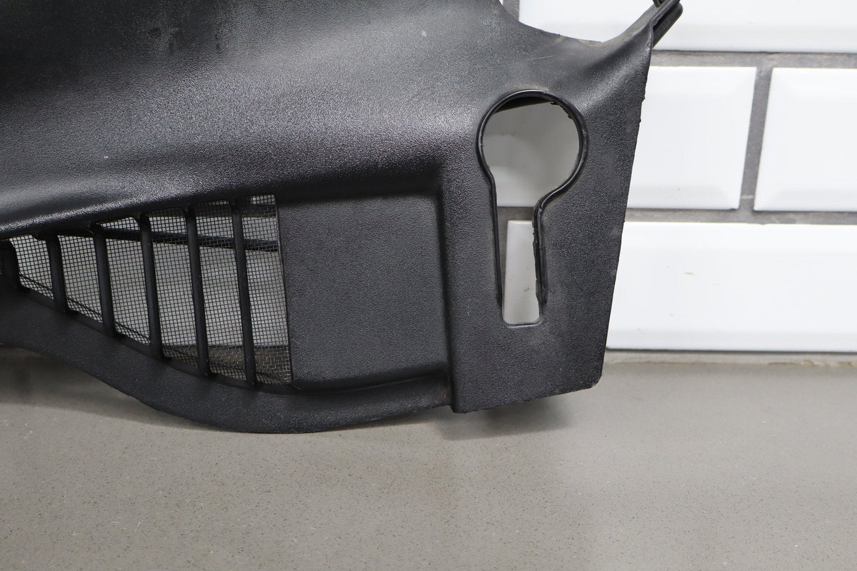 2005-2013 Chevrolet Corvette Cowl Vent Panel 25778761 OEM