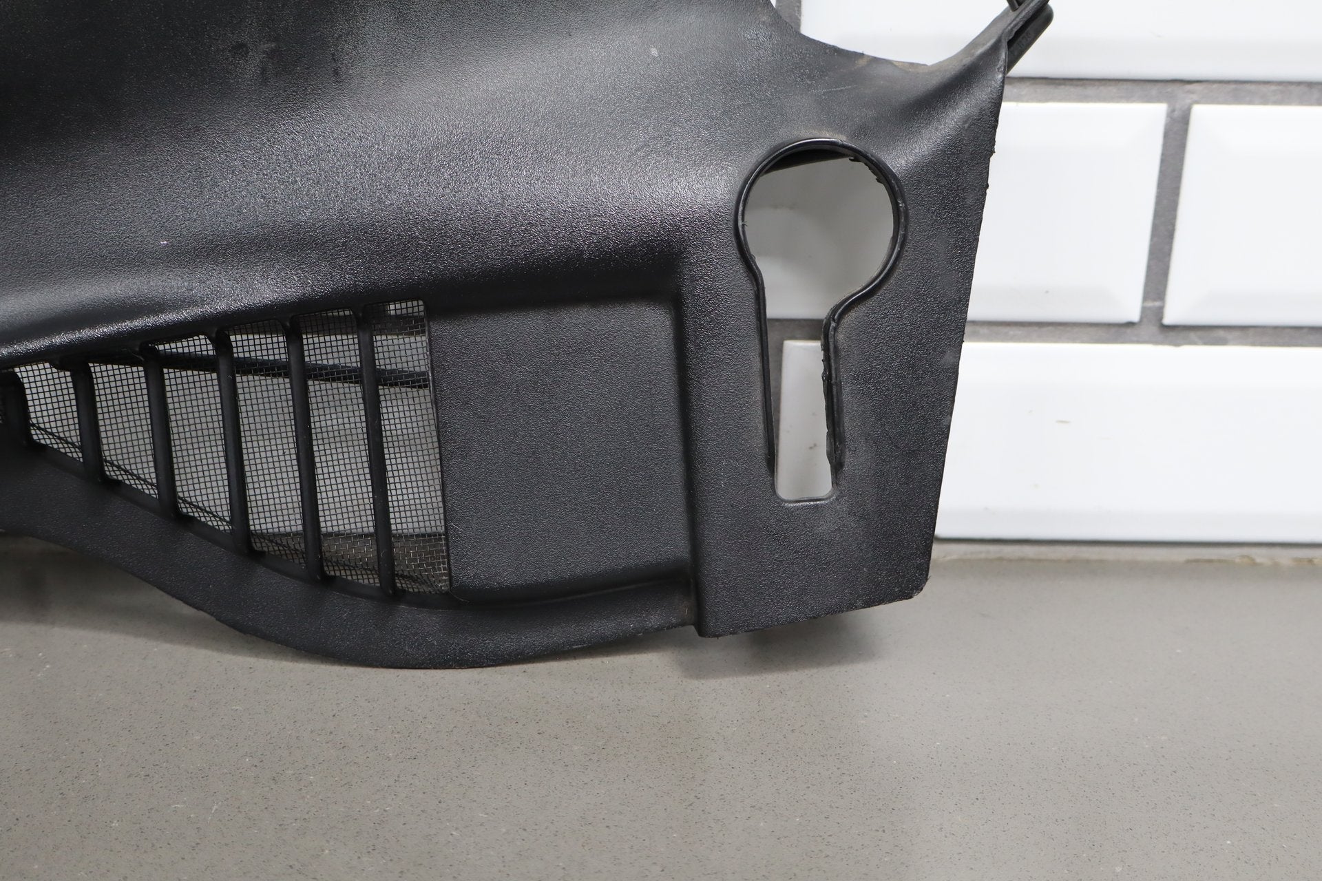 2005-2013 Chevrolet Corvette Cowl Vent Panel 25778761 OEM