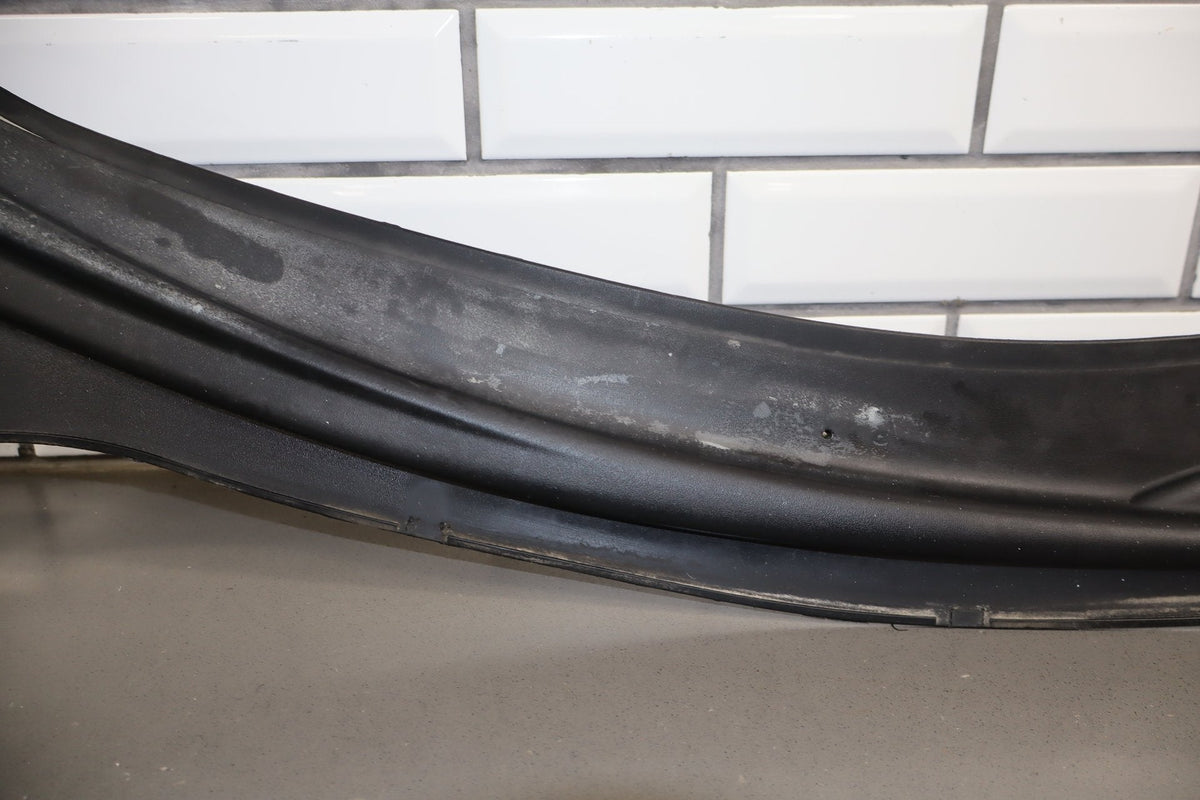 2005-2013 Chevrolet Corvette Cowl Vent Panel 25778761 OEM