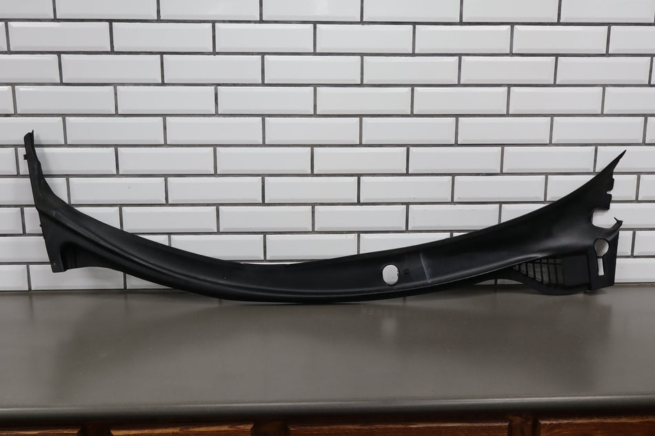 2005-2013 Chevrolet Corvette Cowl Vent Panel 25778761 OEM