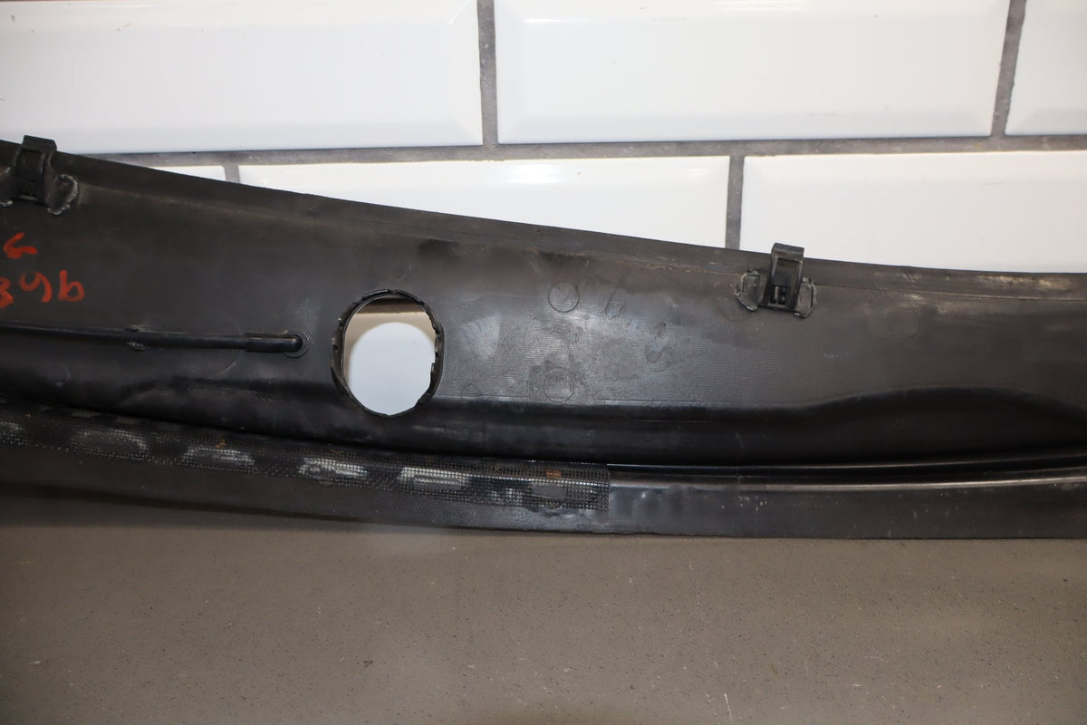 2005-2013 Chevrolet Corvette Cowl Vent Panel 25778761 OEM