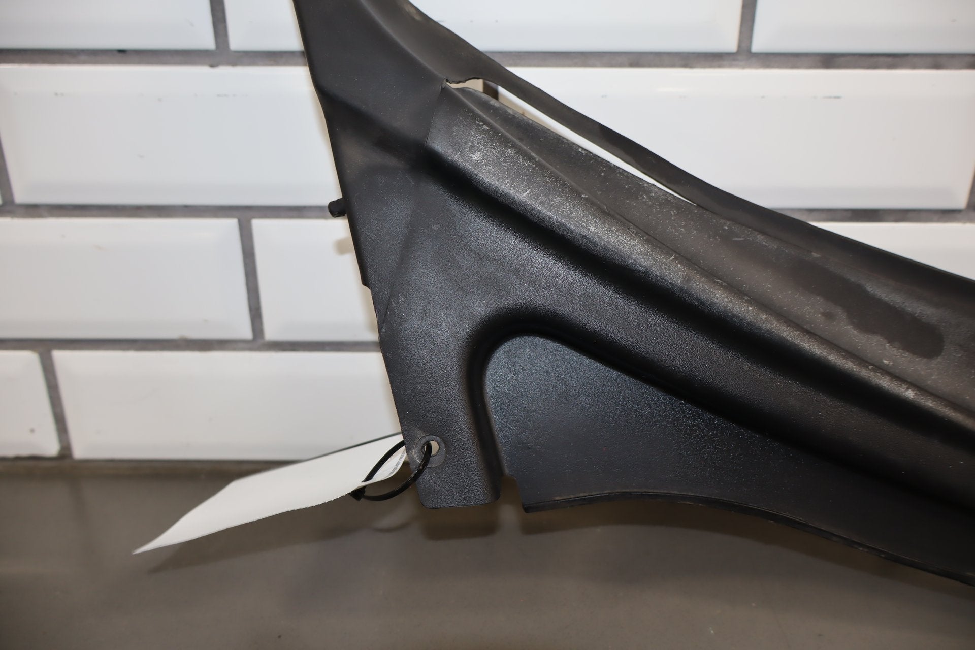 2005-2013 Chevrolet Corvette Cowl Vent Panel 25778761 OEM