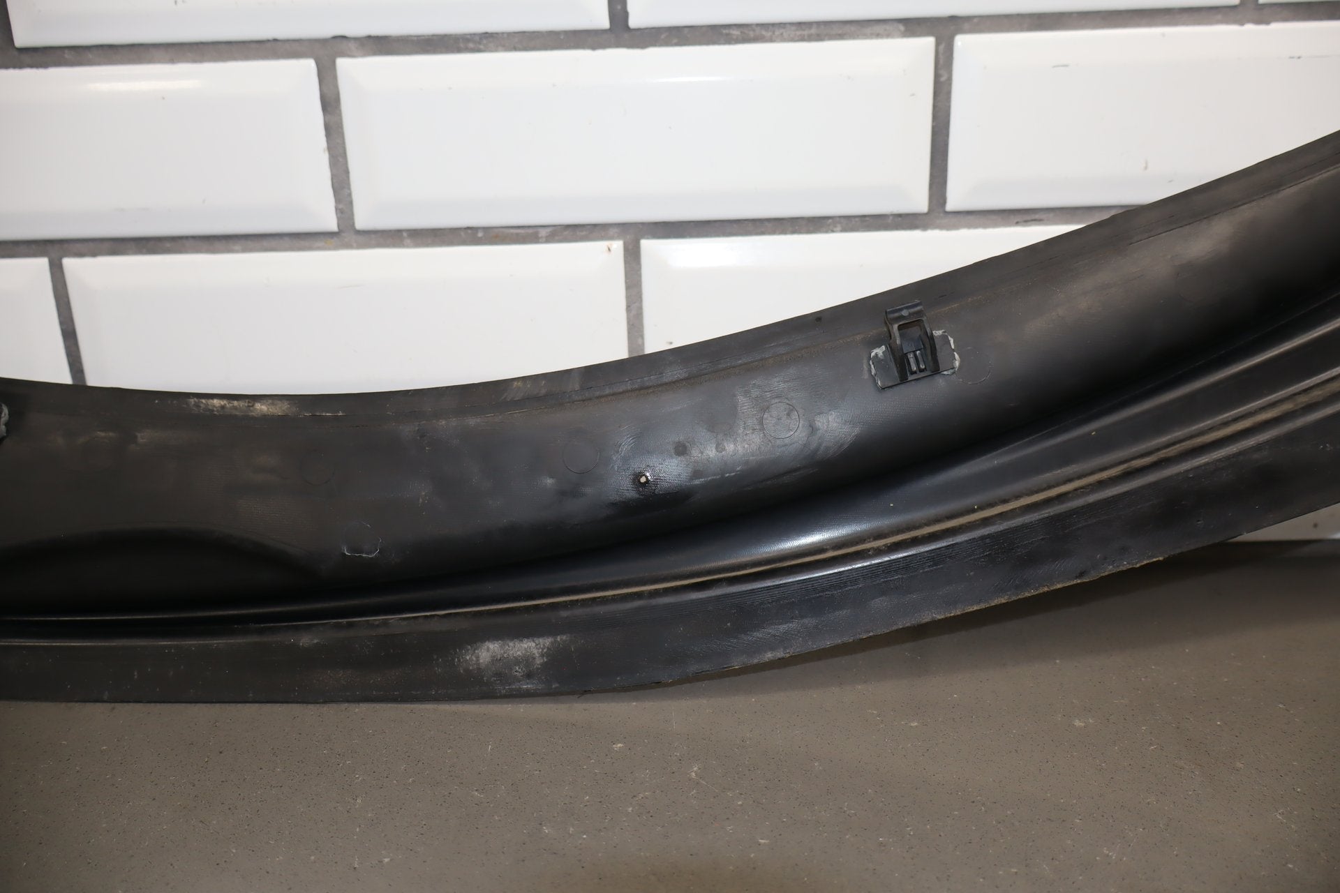 2005-2013 Chevrolet Corvette Cowl Vent Panel 25778761 OEM