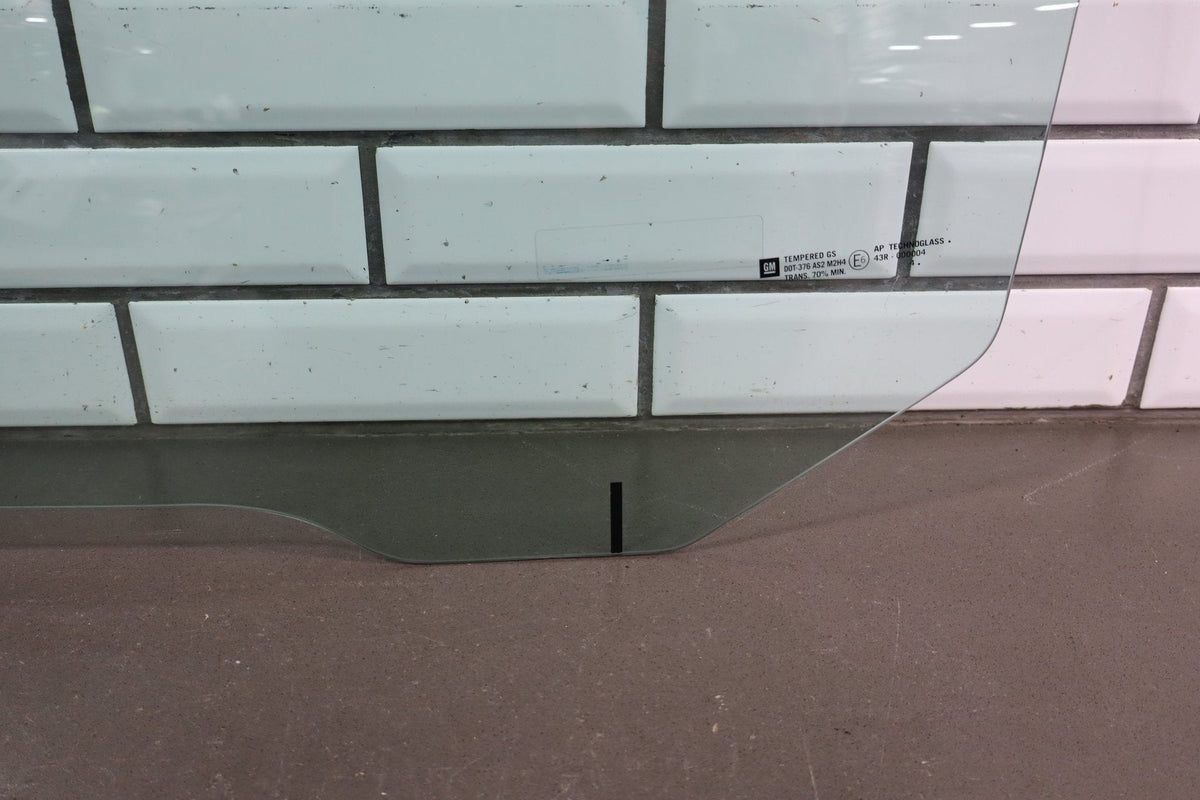 2005-2013 Chevrolet Corvette Left Front Door Window 15270576 OEM