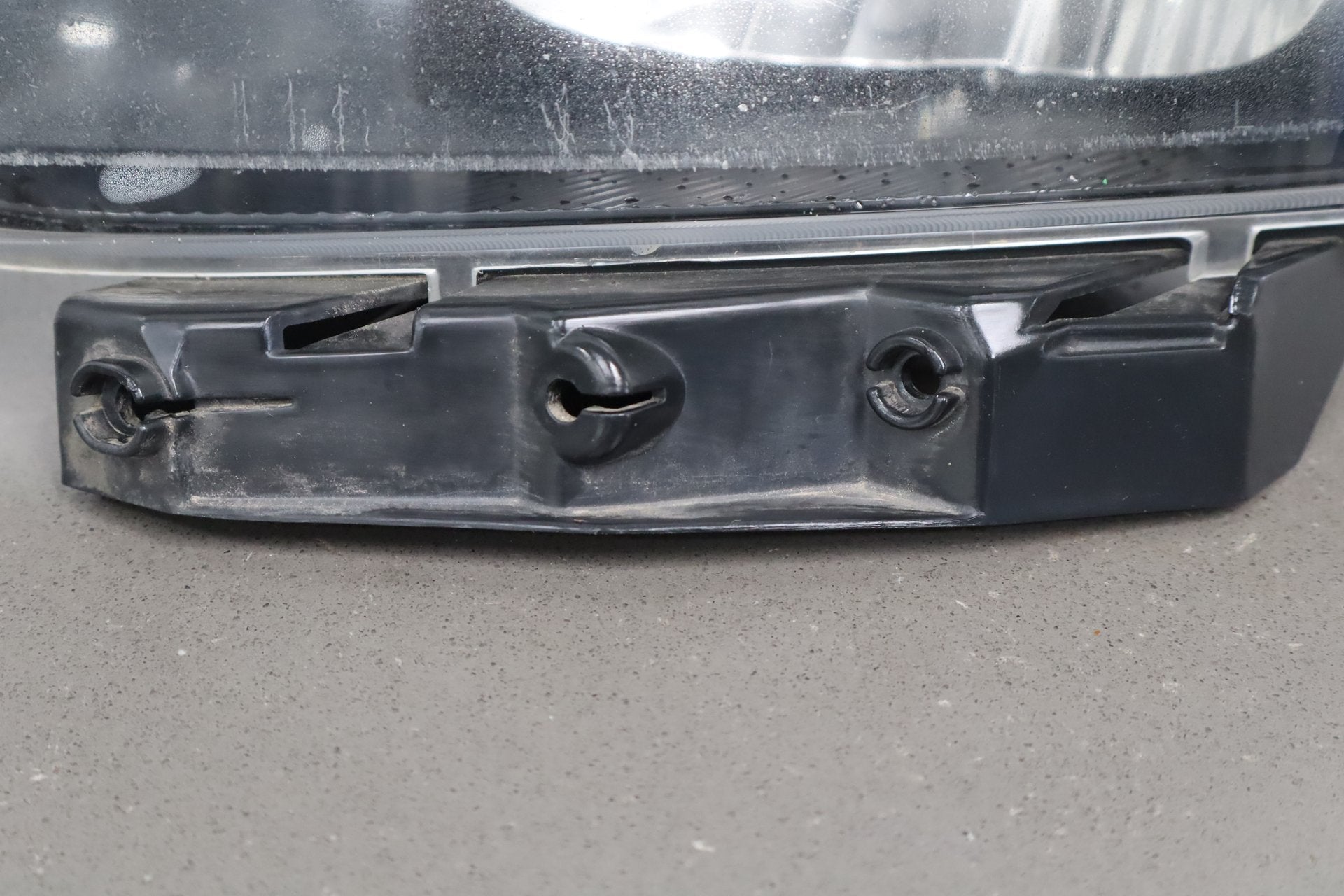 2005-2013 Chevrolet Corvette Left Front Lamp 25942593 OEM