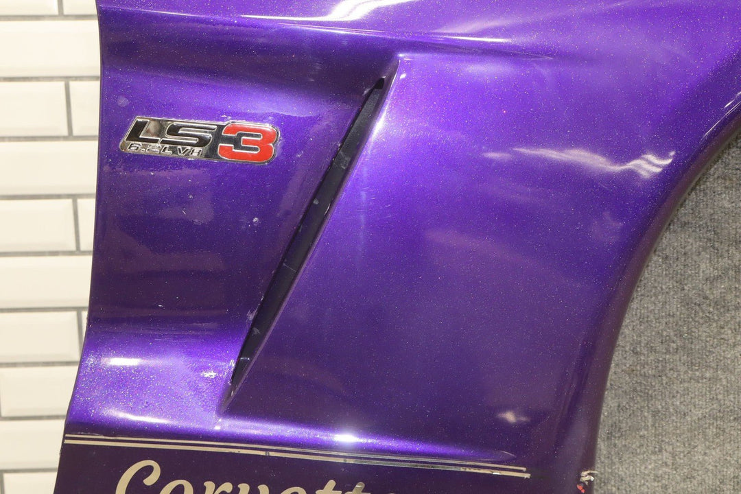 2005 - 2013 Chevrolet Corvette Right Fender 25938078