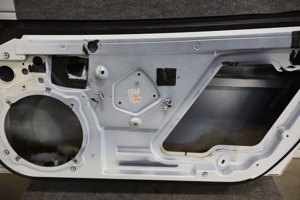 2005-2013 Chevrolet Corvette Right Front Door Artic White 10 22737431