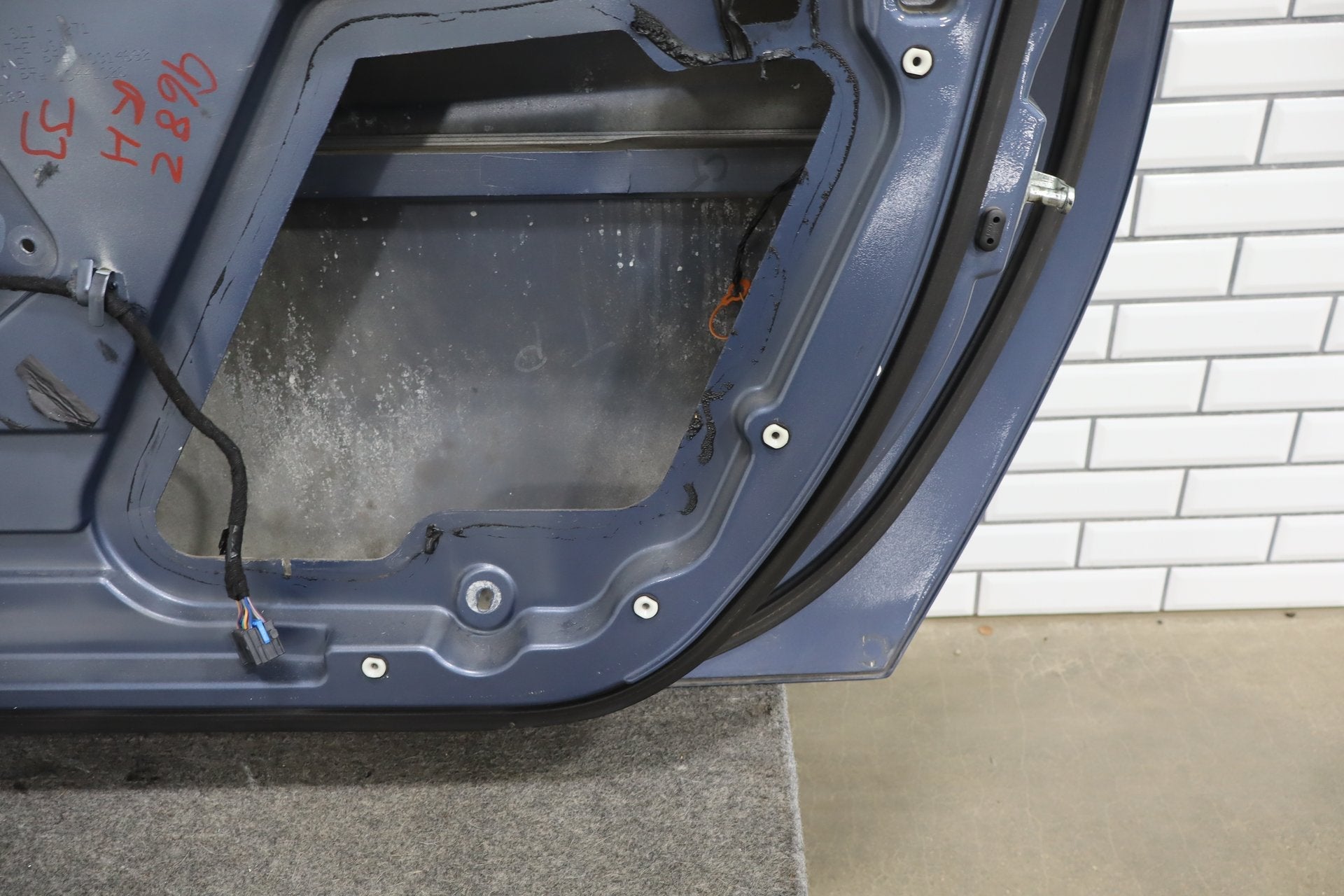 2005-2013 Chevrolet Corvette Right Front Door Supersonic Blue GLB 22737431