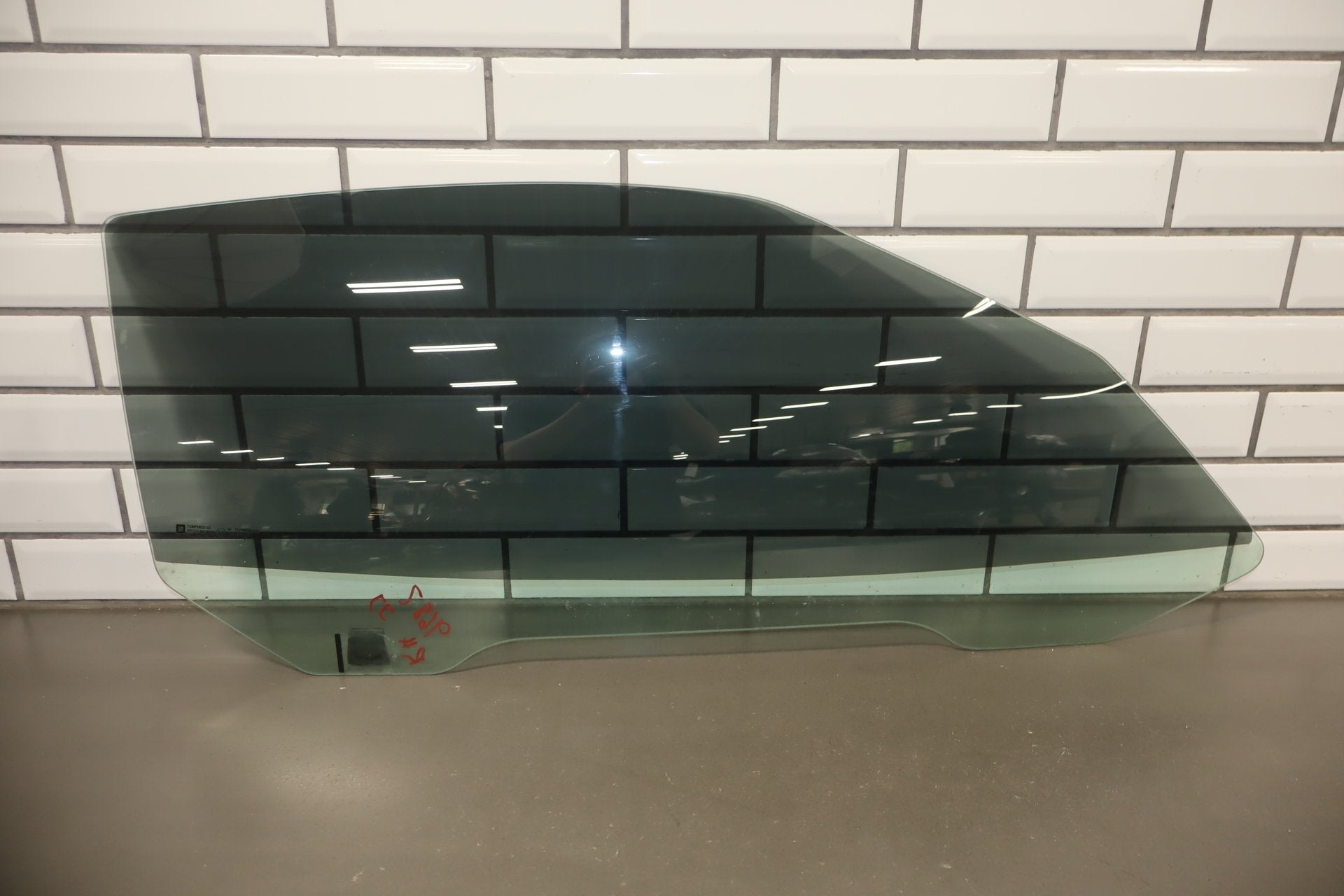 2005-2013 Chevrolet Corvette Right Front Door Window 15270577