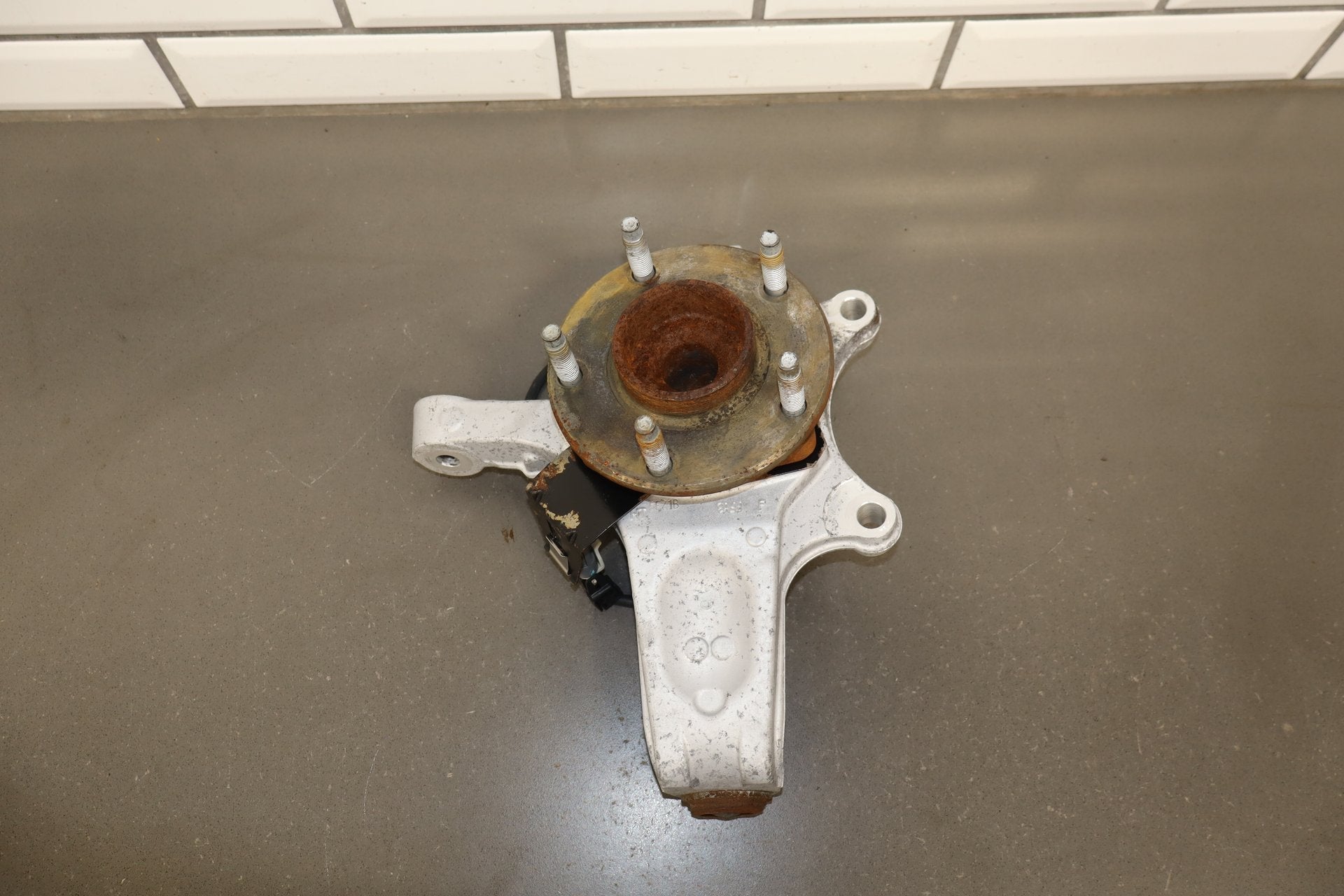 2005-2013 Chevrolet Corvette Right Front Spindle