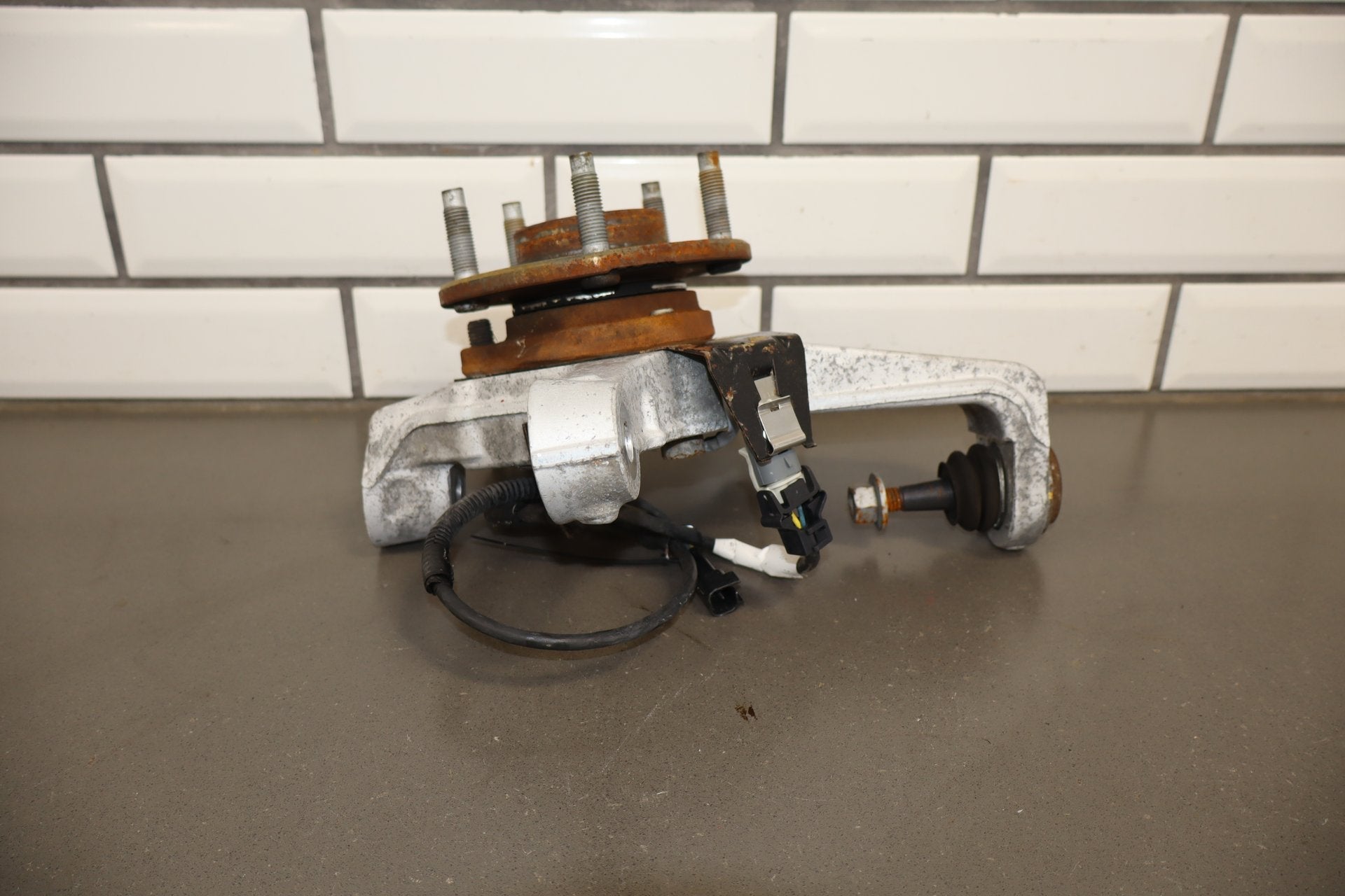 2005-2013 Chevrolet Corvette Right Front Spindle