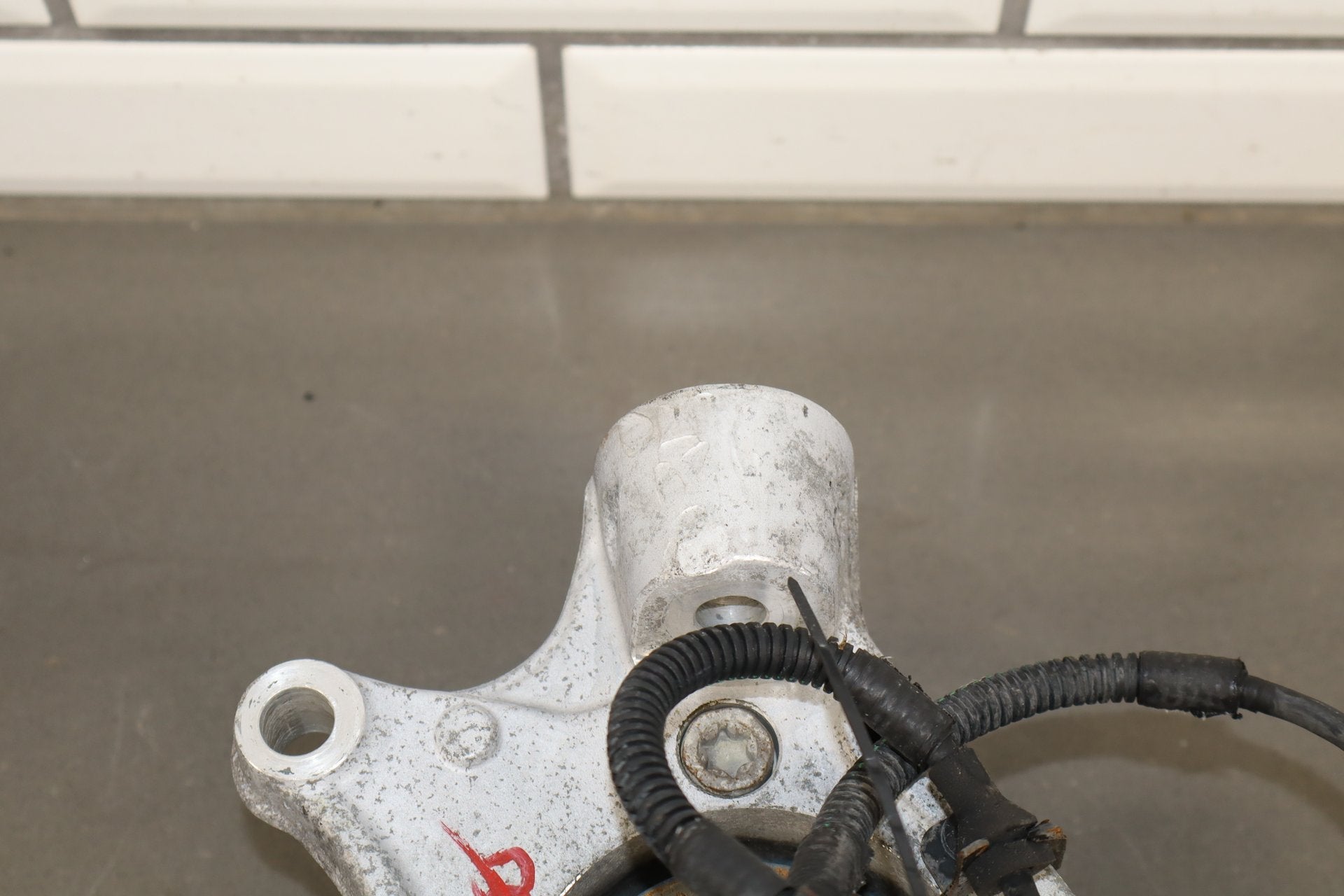2005-2013 Chevrolet Corvette Right Front Spindle