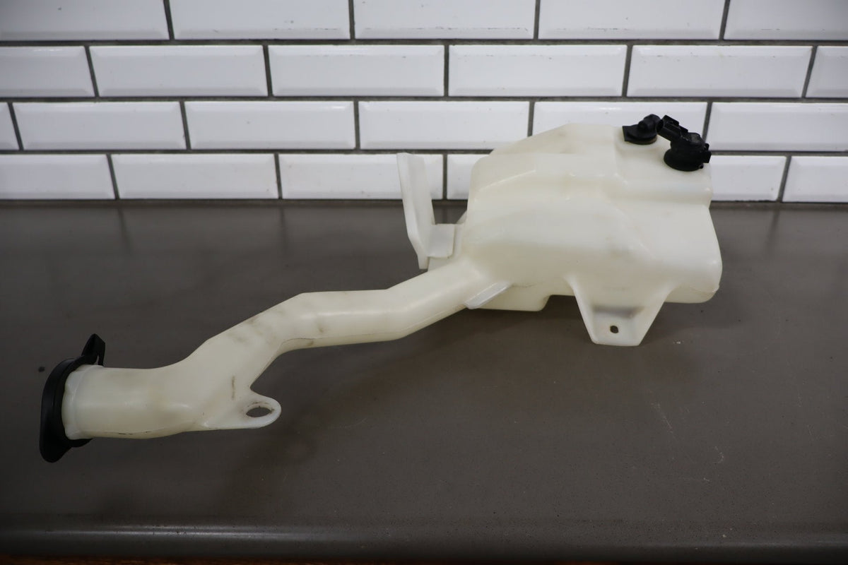 2005-2013 Chevrolet Corvette Washer Bottle 19168770 OEM