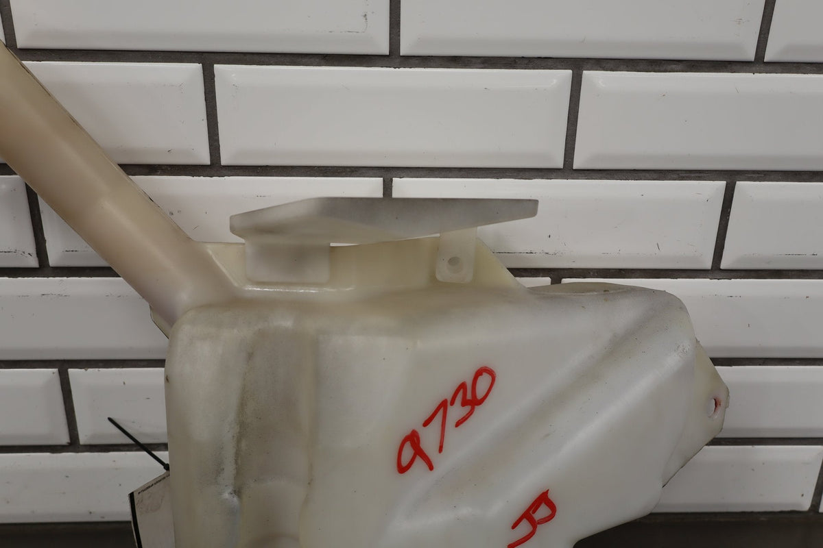 2005-2013 Chevrolet Corvette Washer Bottle 19168770 OEM