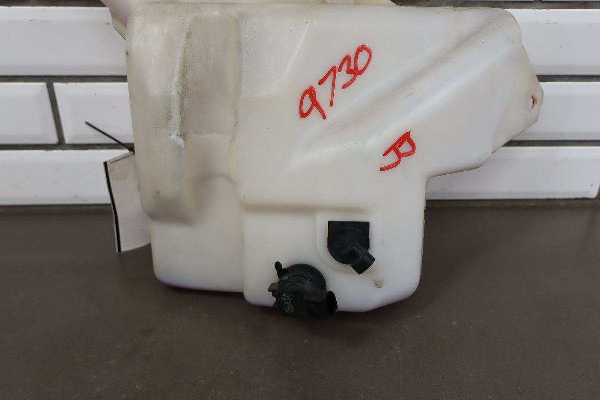 2005-2013 Chevrolet Corvette Washer Bottle 19168770 OEM