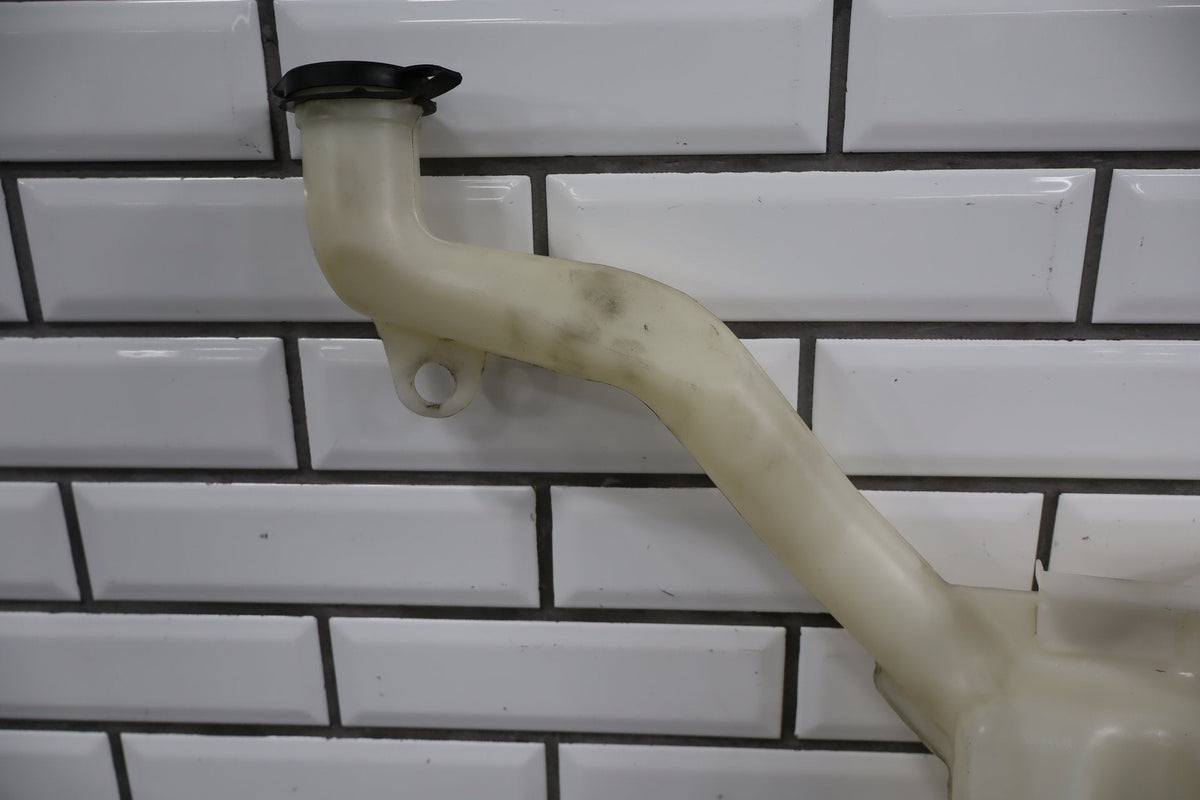 2005-2013 Chevrolet Corvette Washer Bottle 19168770 OEM
