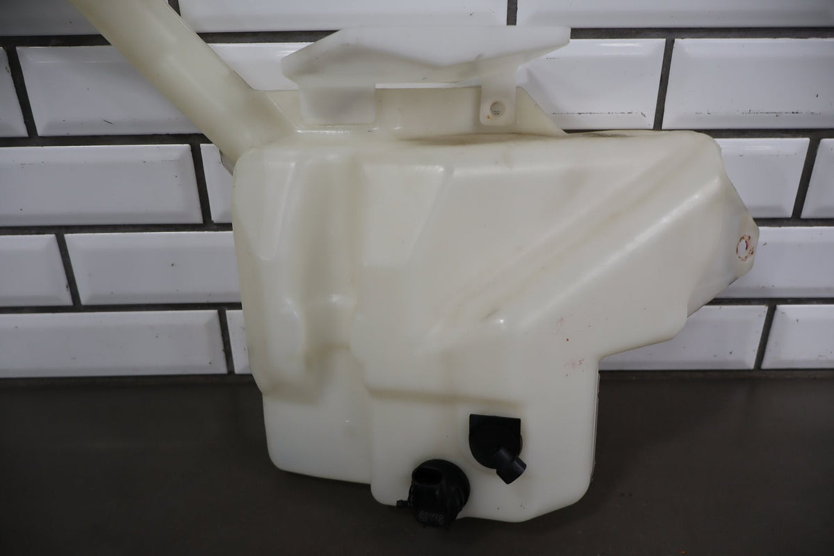 2005-2013 Chevrolet Corvette Washer Bottle 19168770 OEM