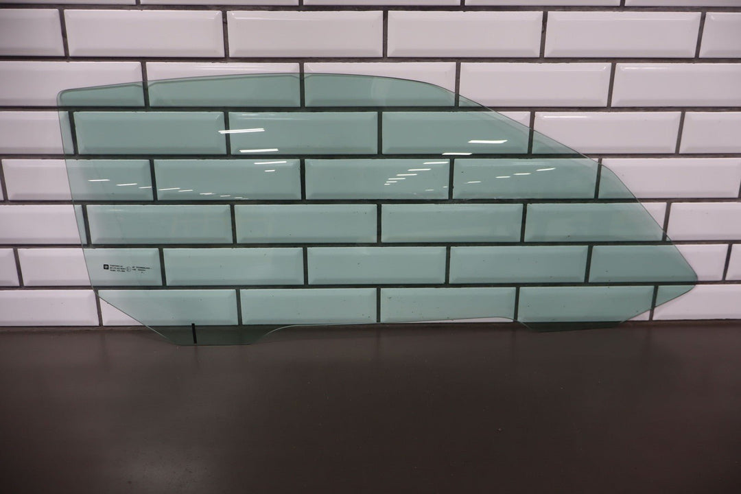 2005 - 2013 Chevy Corvette C6 Right Passenger Door Window Glass Only